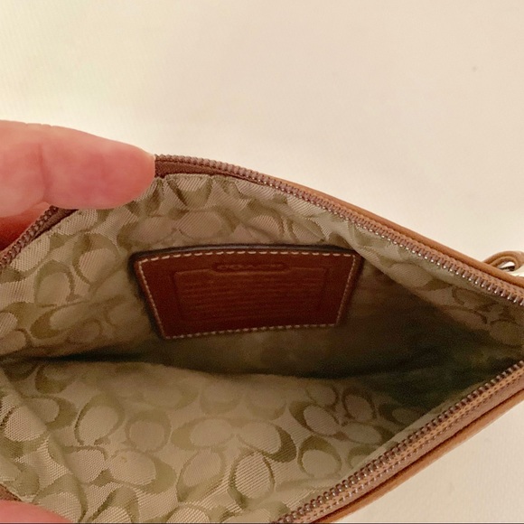 Coach wristlet - Picture 2 of 4